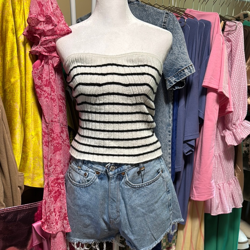 Universal Thread Ribbed Sleeveless Crop Top Black and White